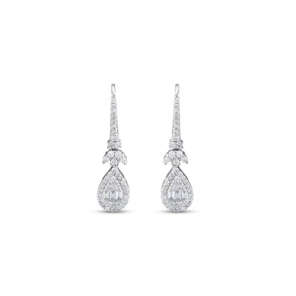 0.62 Karat Baget Pırlantalı Küpe