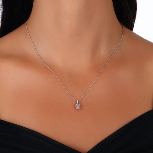 0.06 Karat Aubrey Baget Diamante Collana