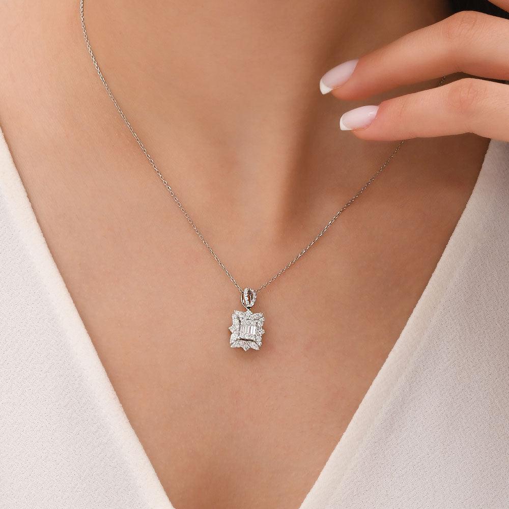 0.63 Karat Ellie Pırlanta Baget Kolye