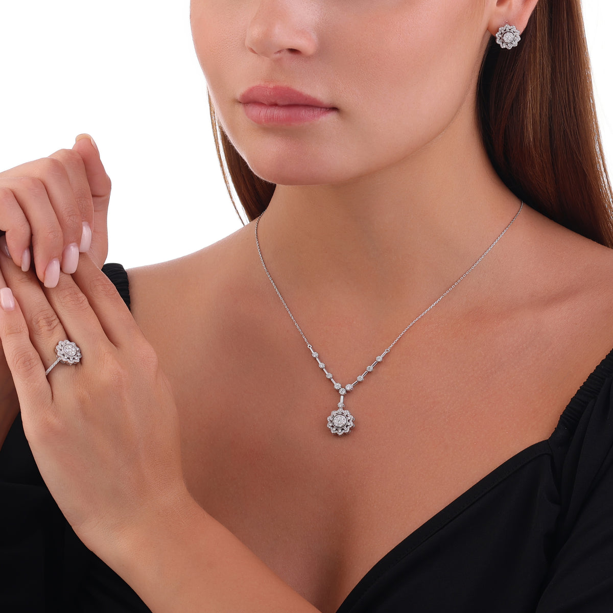 0.82 Karat Çiçek Pırlanta Kolye