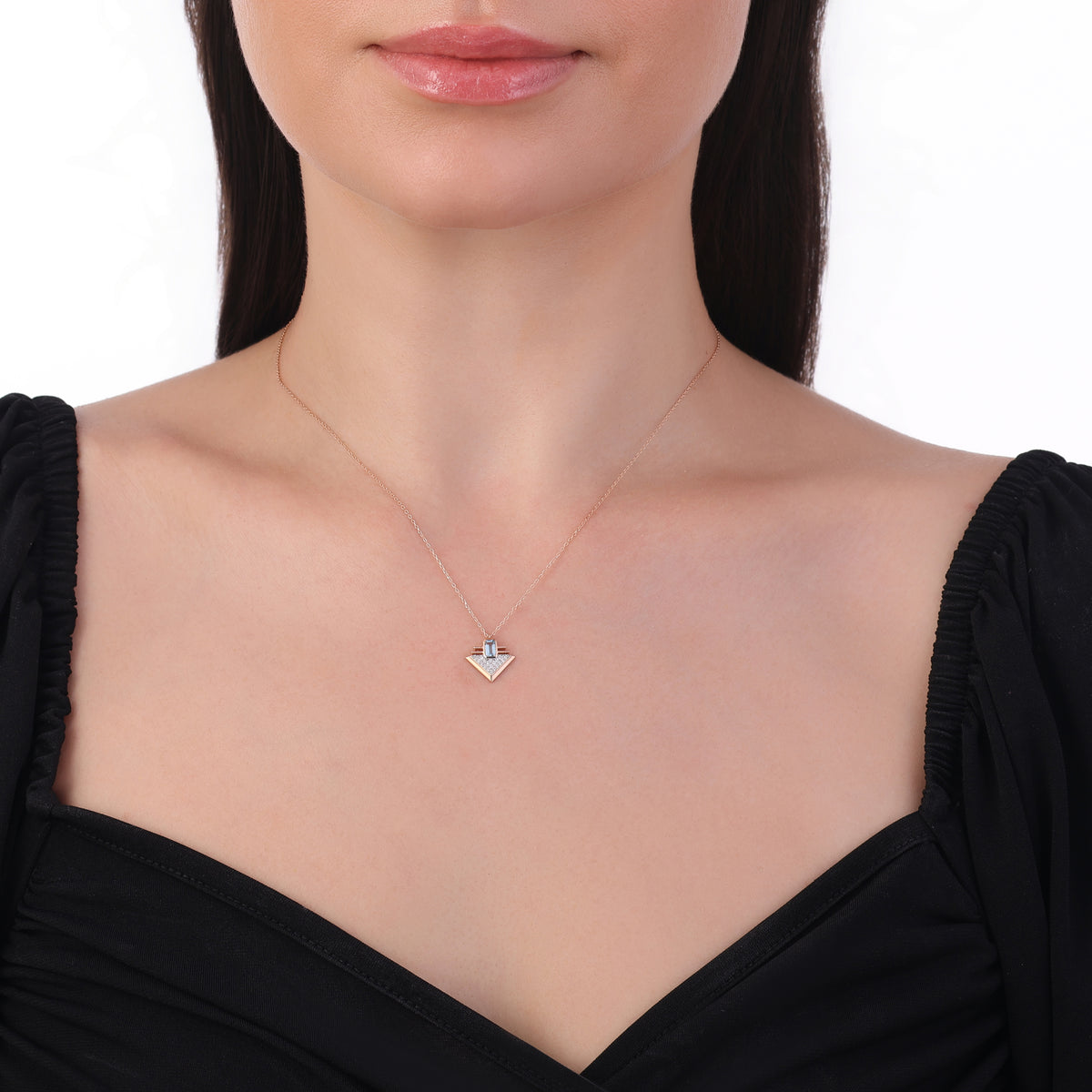 0.39 Karat Blue Topaz Pırlanta Kolye