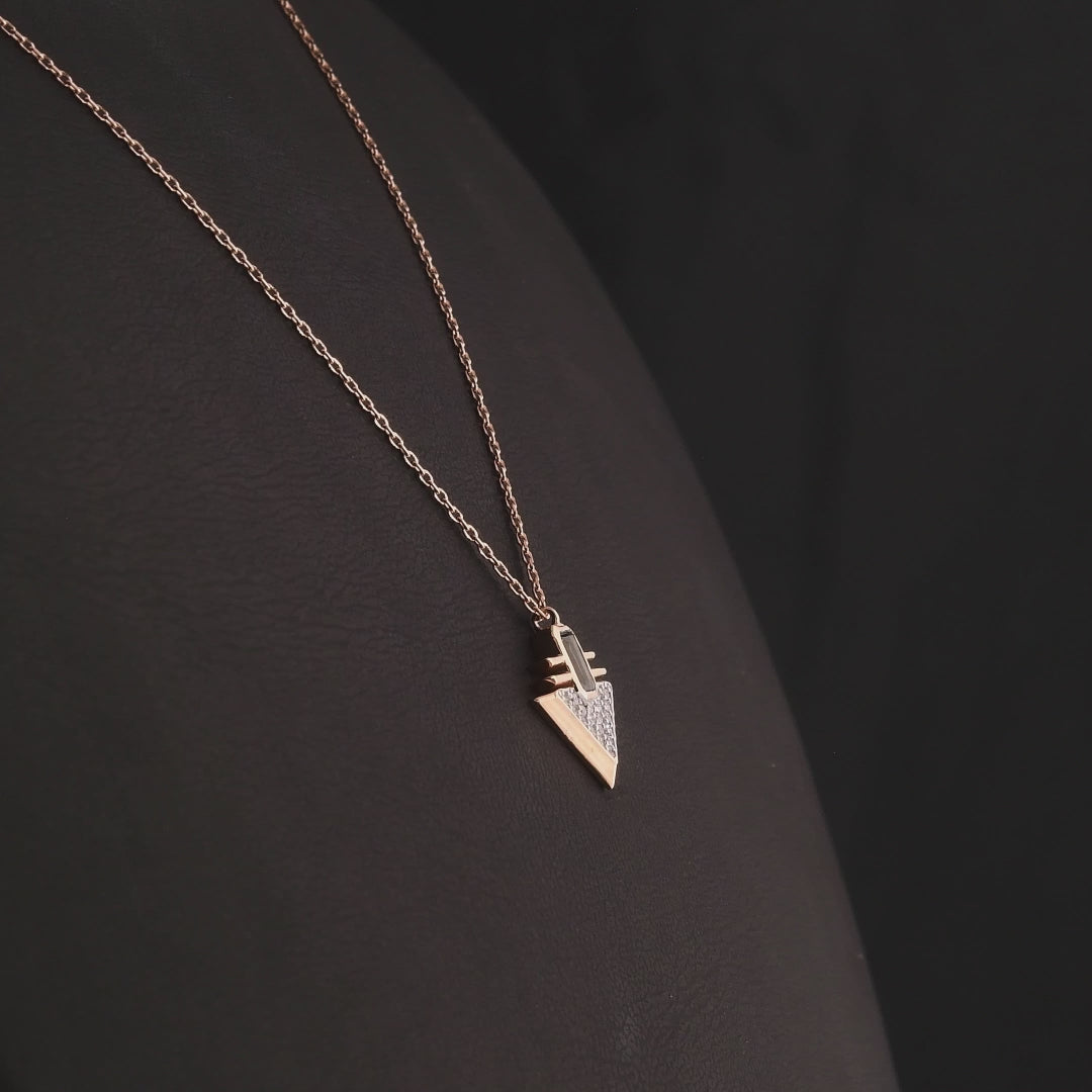 0.39 Karat Blue Topaz Pırlanta Kolye